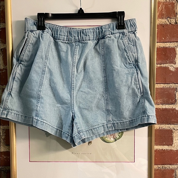 Madewell Pants - Madewell Light Blue Denim Women’s Elastic Waist Shorts